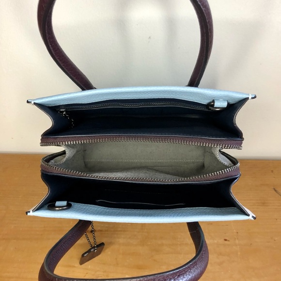 S⭕️LD‼️Coach Cashin Carry Tote 22 In Colorblock Waterfall Multi - Picture 8 of 12